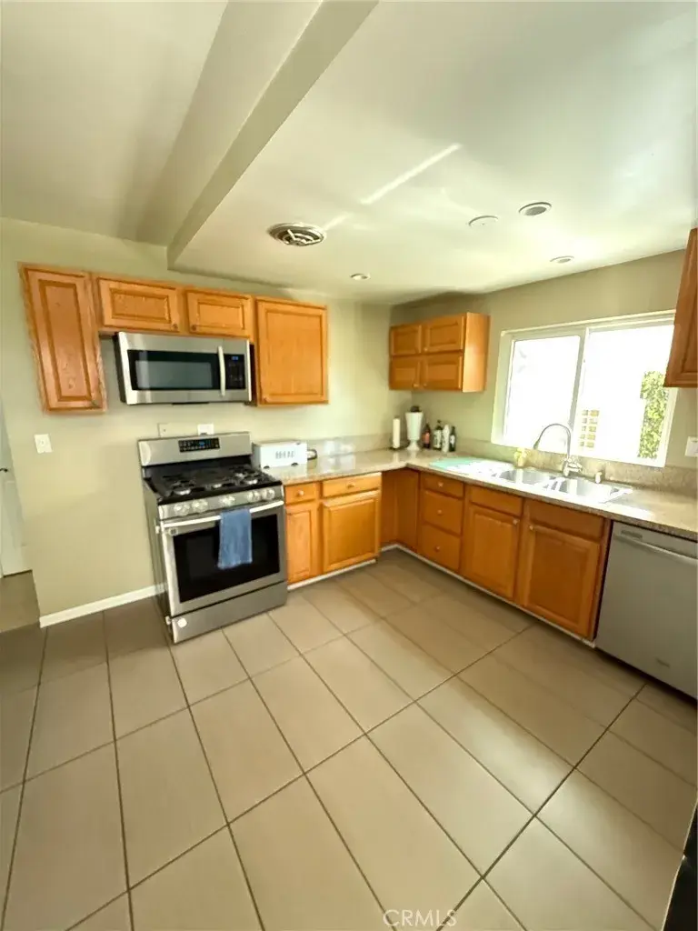 2002 Malcolm, Simi Valley, CA 93065 - #2