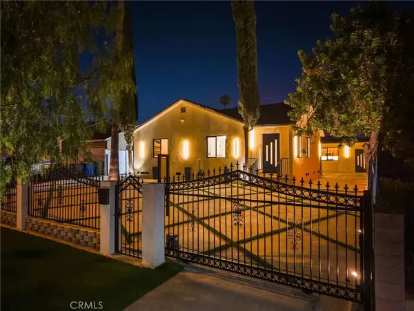7660 Radford Avenue, North Hollywood, CA 91605