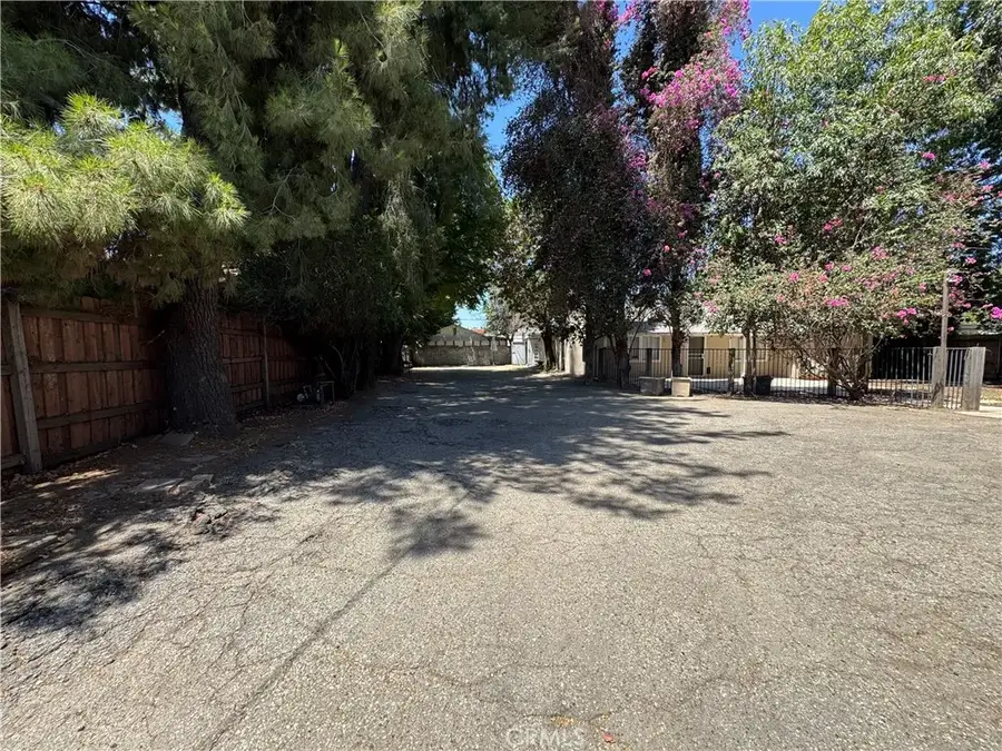 7521 Wilbur, Reseda, CA 91335 - #2