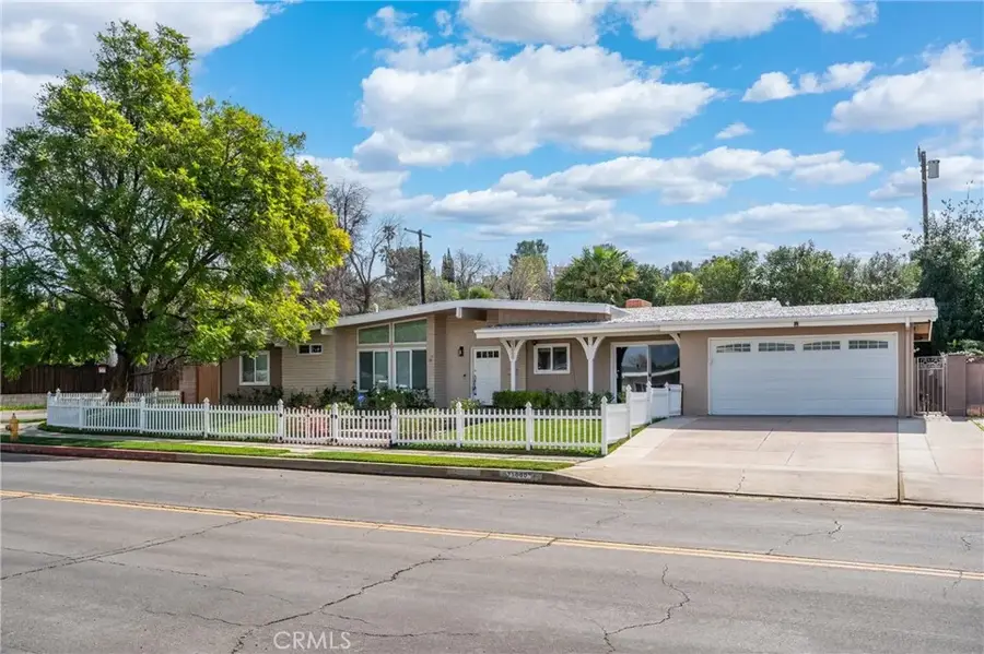 23000 Brenford Street, Woodland Hills, CA 91364 - #3