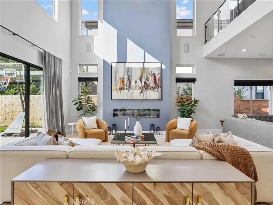 20407 W Aberdeen Lane, Porter Ranch, CA 91326 - #2