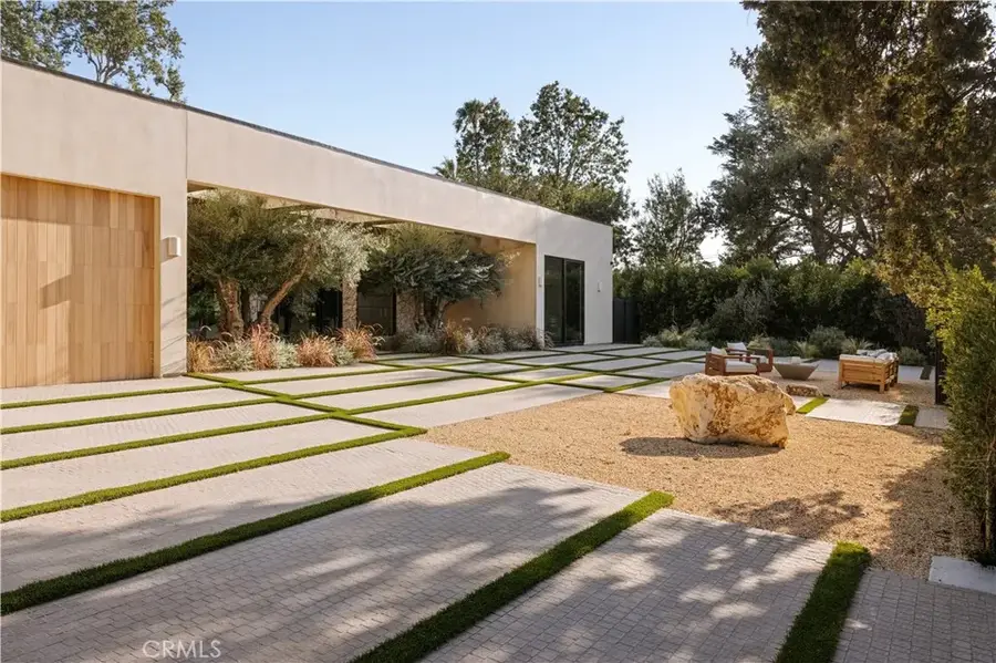 23338 Collins Street, Woodland Hills, CA 91367 - #2