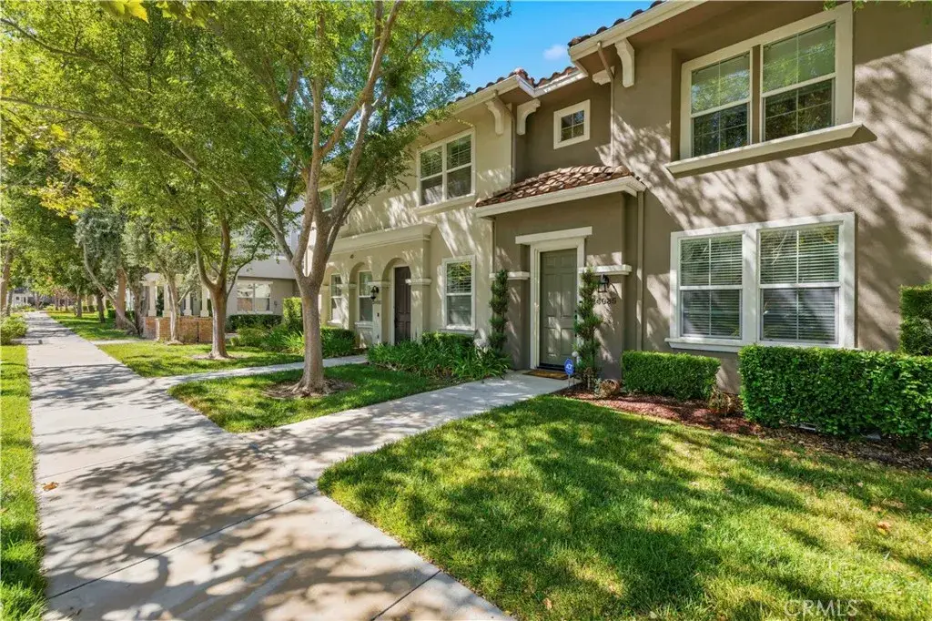 24085 Avocado Lane, Valencia, CA 91354 - #1