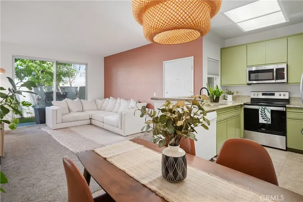 27646 Susan Beth Way #C, Saugus, CA 91350 - #1