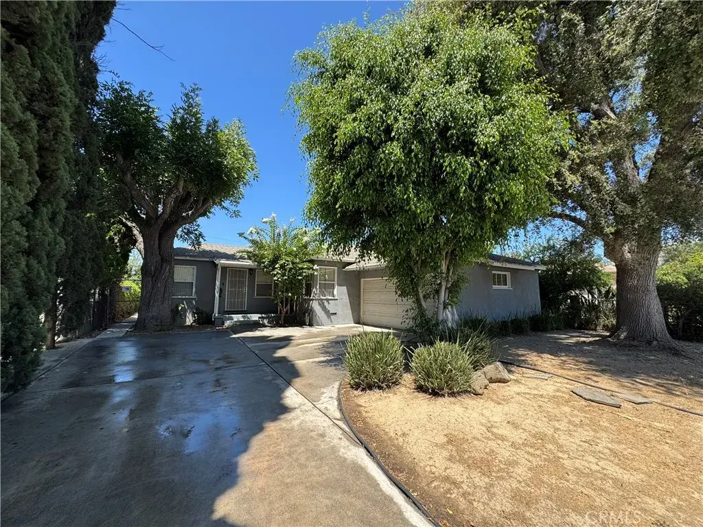 7039 Hesperia, Reseda, CA 91335 - #1