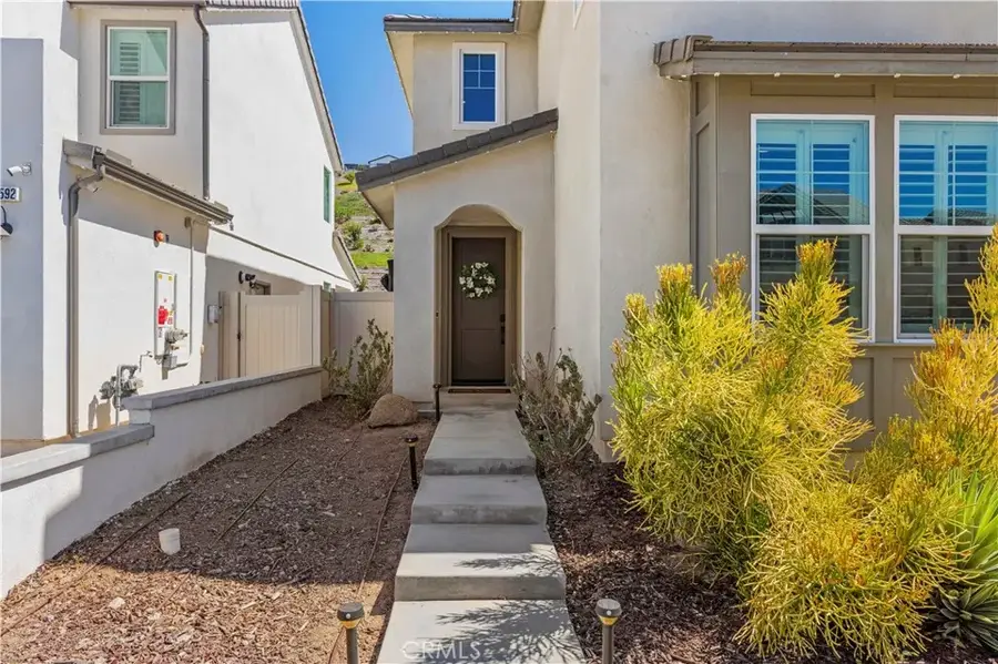 28588 Foothill, Saugus, CA 91350 - #3