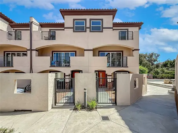 946 Warwick, Thousand Oaks, CA 91360