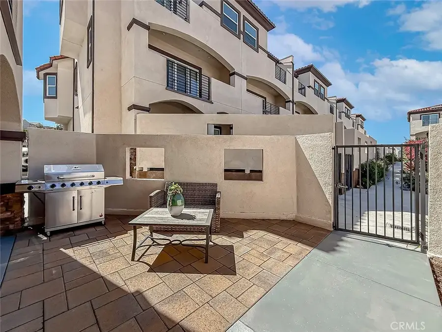 946 Warwick, Thousand Oaks, CA 91360 - #3
