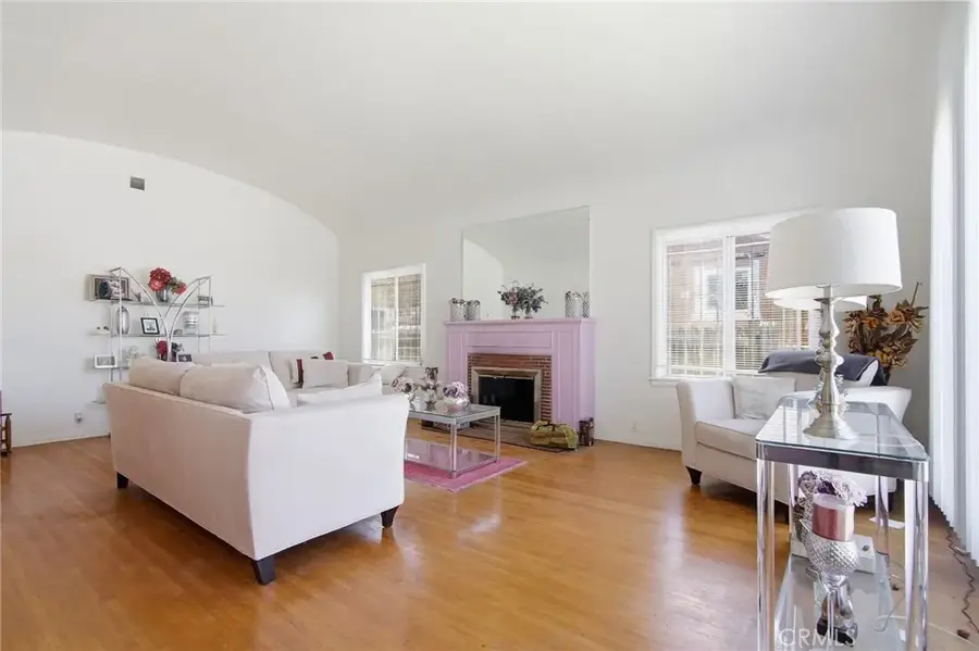2142 W 73rd, Los Angeles, CA 90047 - #3