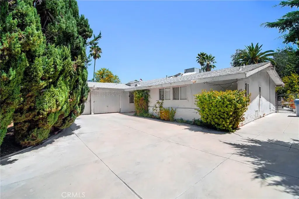 5614 Oso Avenue, Woodland Hills, CA 91367 - #1