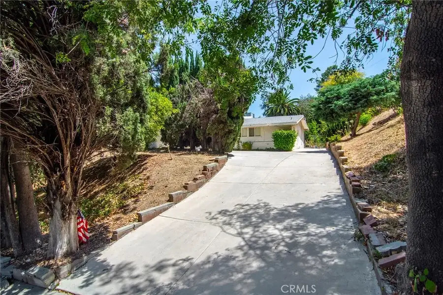 5614 Oso Avenue, Woodland Hills, CA 91367 - #2