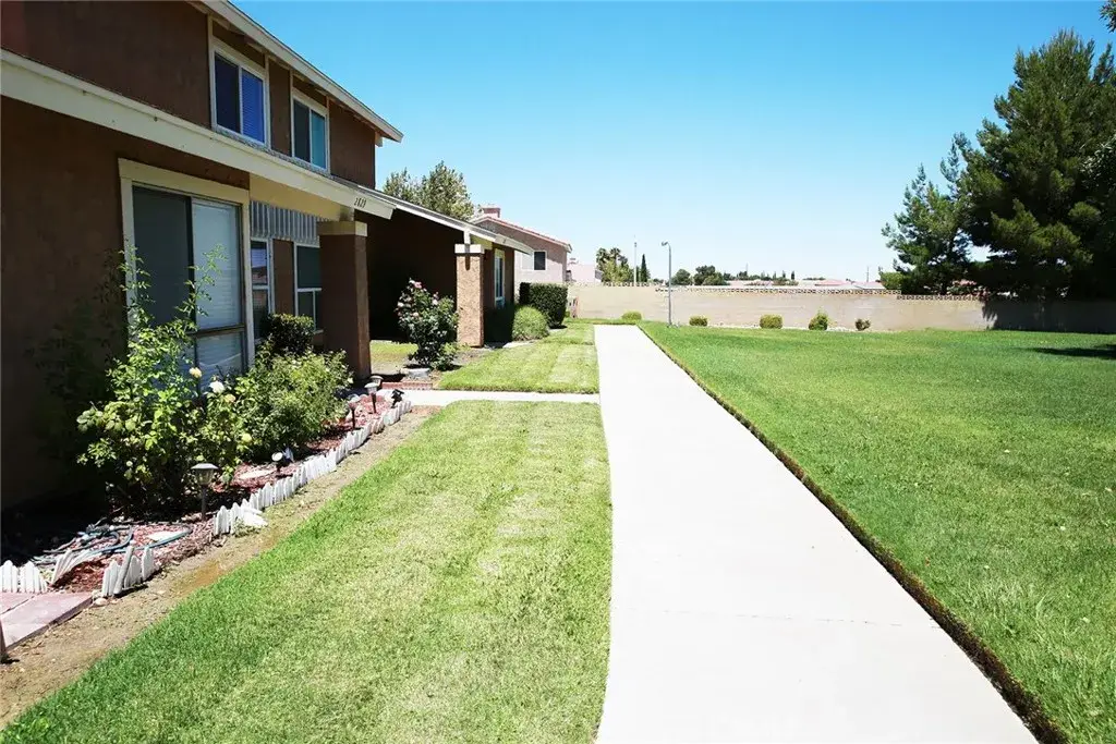 2829 W Avenue J4, Lancaster, CA 93536 - #1