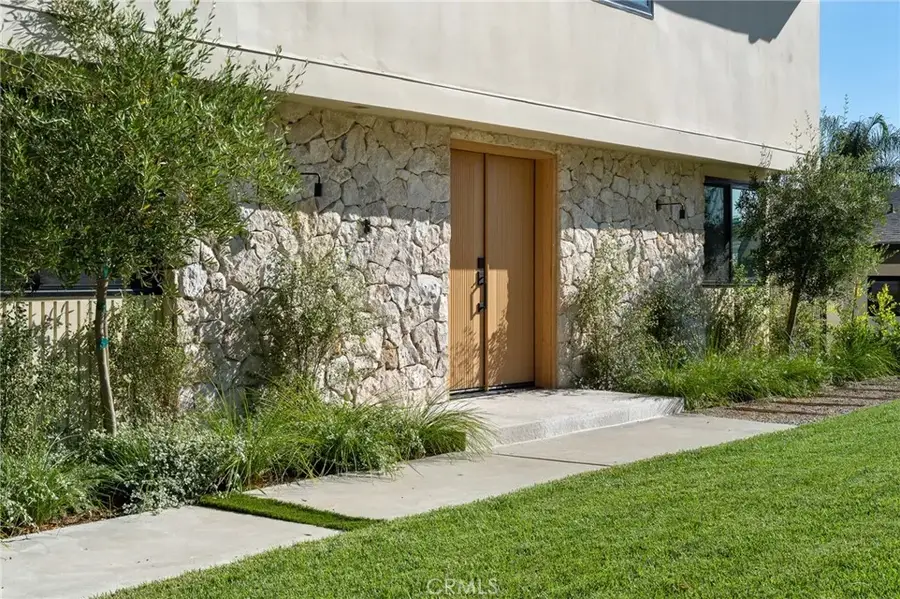 5873 Fairhaven Avenue, Woodland Hills, CA 91367 - #2