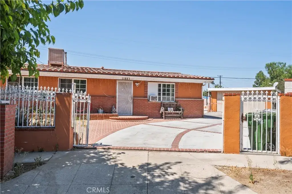 11887 Sproule, Pacoima, CA 91331 - #1