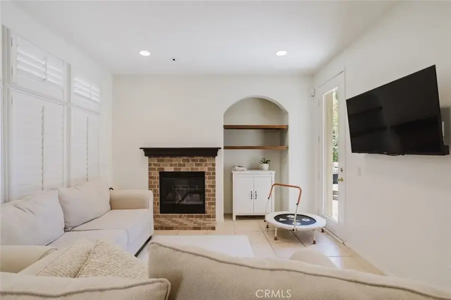 24444 Montevista Circle, Valencia, CA 91354 - #3