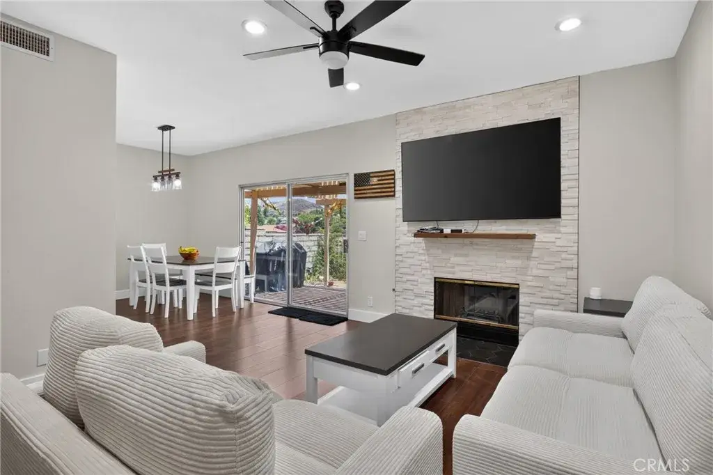 22914 Banyan Place, Saugus, CA 91390 - #1