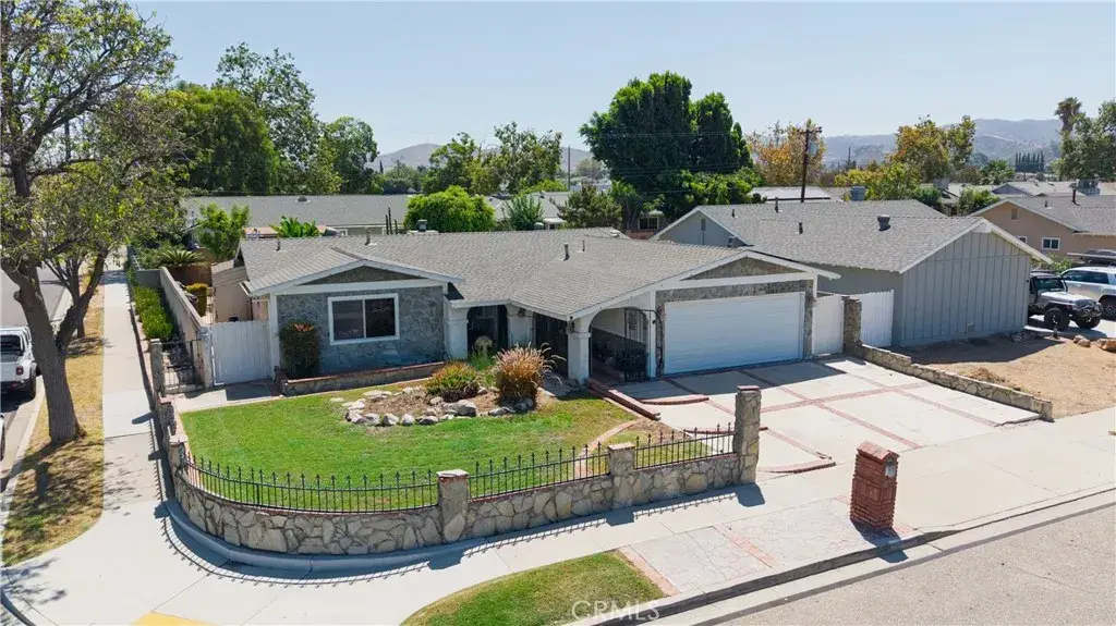 1396 Currant Avenue, Simi Valley, CA 93065 - #1