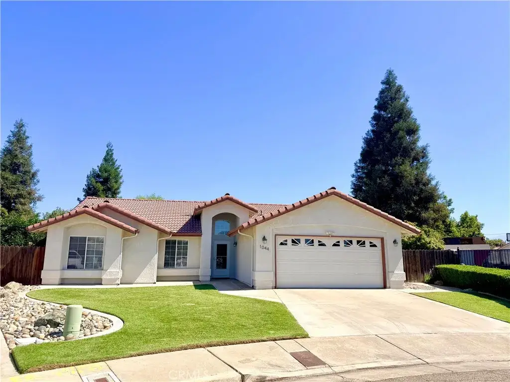 1044 N Sycamore Way, Porterville, CA 93257 - #1