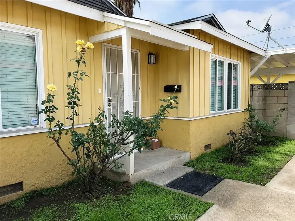 5743-5745 Kester Avenue, Sherman Oaks, CA 91411 - #1