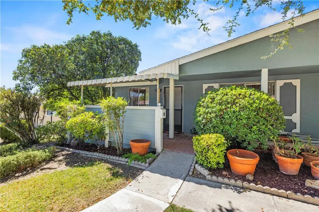 19231 Avenue Of The Oaks #A, Newhall, CA 91321 - #1