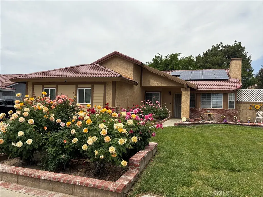 661 E J10 Avenue, Lancaster, CA 93535 - #1