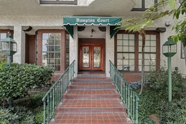 17914 Magnolia Boulevard #121, Encino, CA 91316