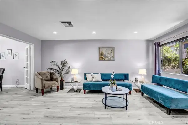 17061 Roscoe Boulevard #2, Northridge, CA 91325