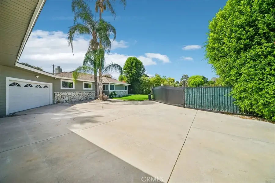 9509 Jellico Avenue, Northridge, CA 91325 - #2