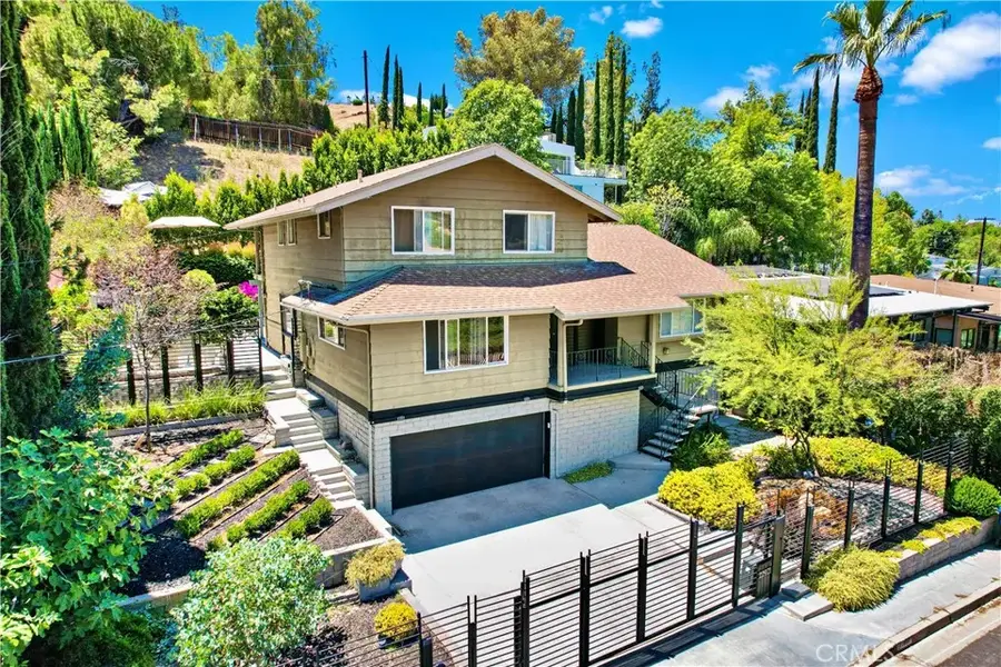22921 Cass Avenue, Woodland Hills, CA 91364 - #2