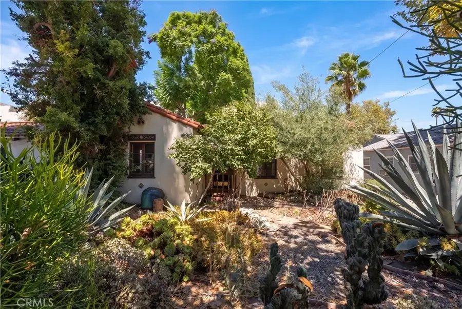 11209 La Maida, North Hollywood, CA 91601 - #2