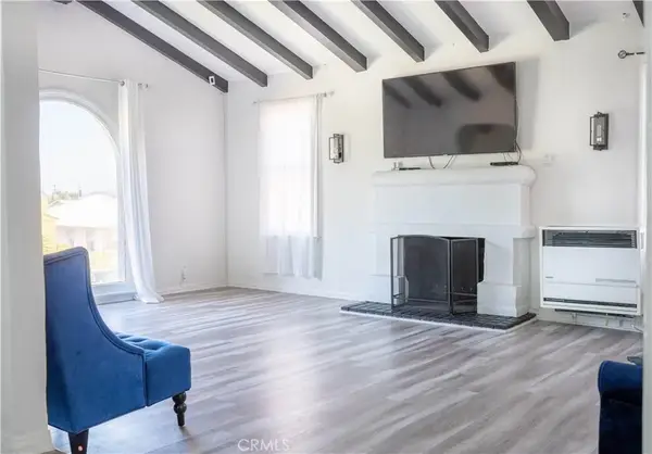 3208 W 74th Street, Park Hills Heights, CA 90043