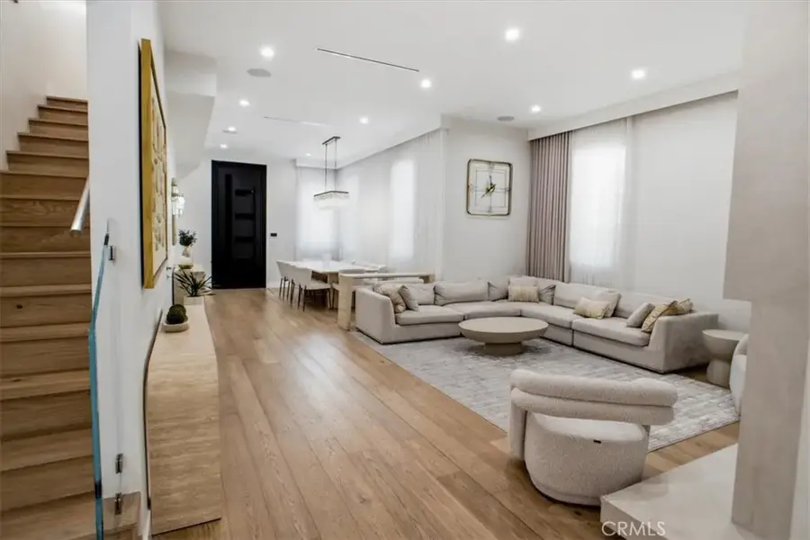4342 Noble Avenue, Sherman Oaks, CA 91403 - #3