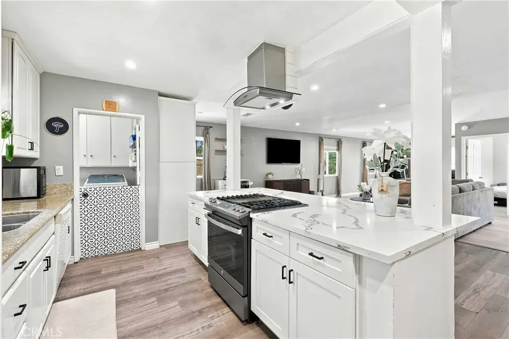 19857 Bassett, Winnetka, CA 91306 - #1
