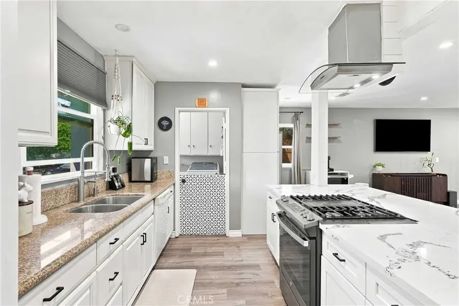 19857 Bassett, Winnetka, CA 91306 - #2
