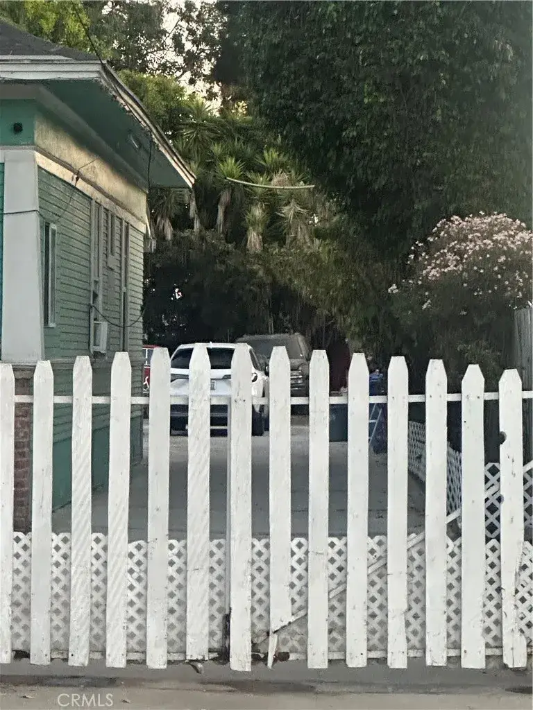 516 E 23rd, Los Angeles, CA 90011 - #2