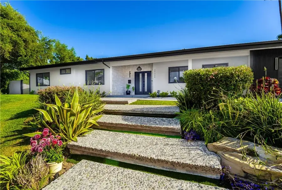 24320 Bessemer, Woodland Hills, CA 91367 - #2