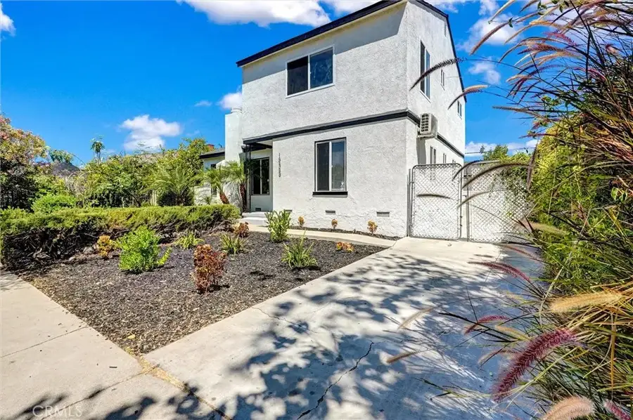 19549 Schoolcraft, Reseda, CA 91335 - #2