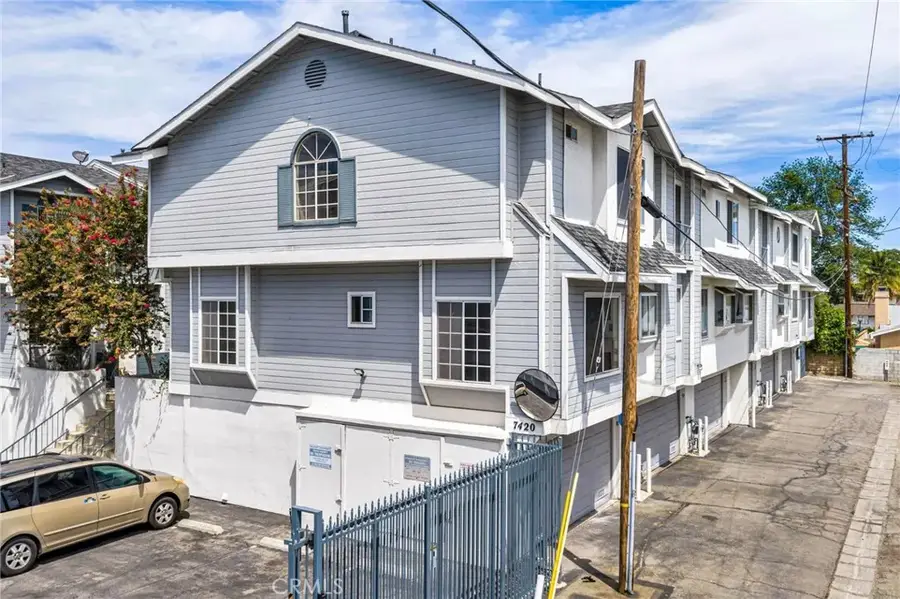 7420 Corbin Ave #8, Reseda, CA 91335 - #2