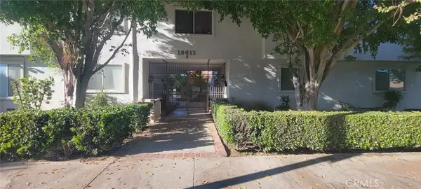 18611 Collins #E 33, Tarzana, CA 91356