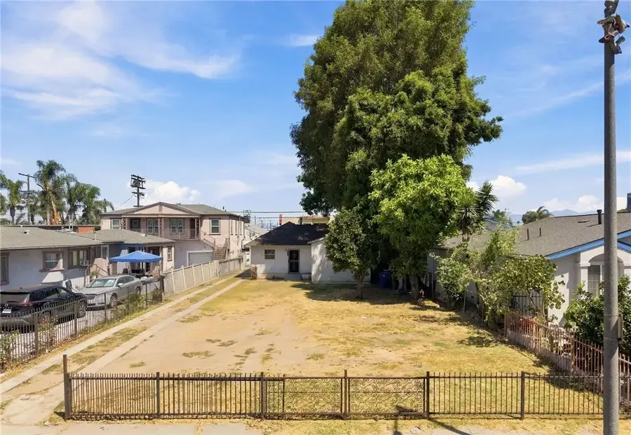 717 W 73rd, Los Angeles, CA 90044 - #2