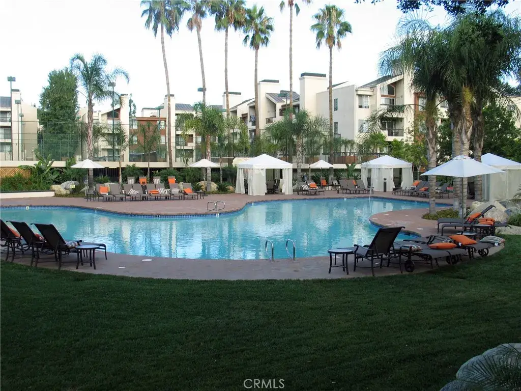 5550 Owensmouth #317, Woodland Hills, CA 91367 - #1