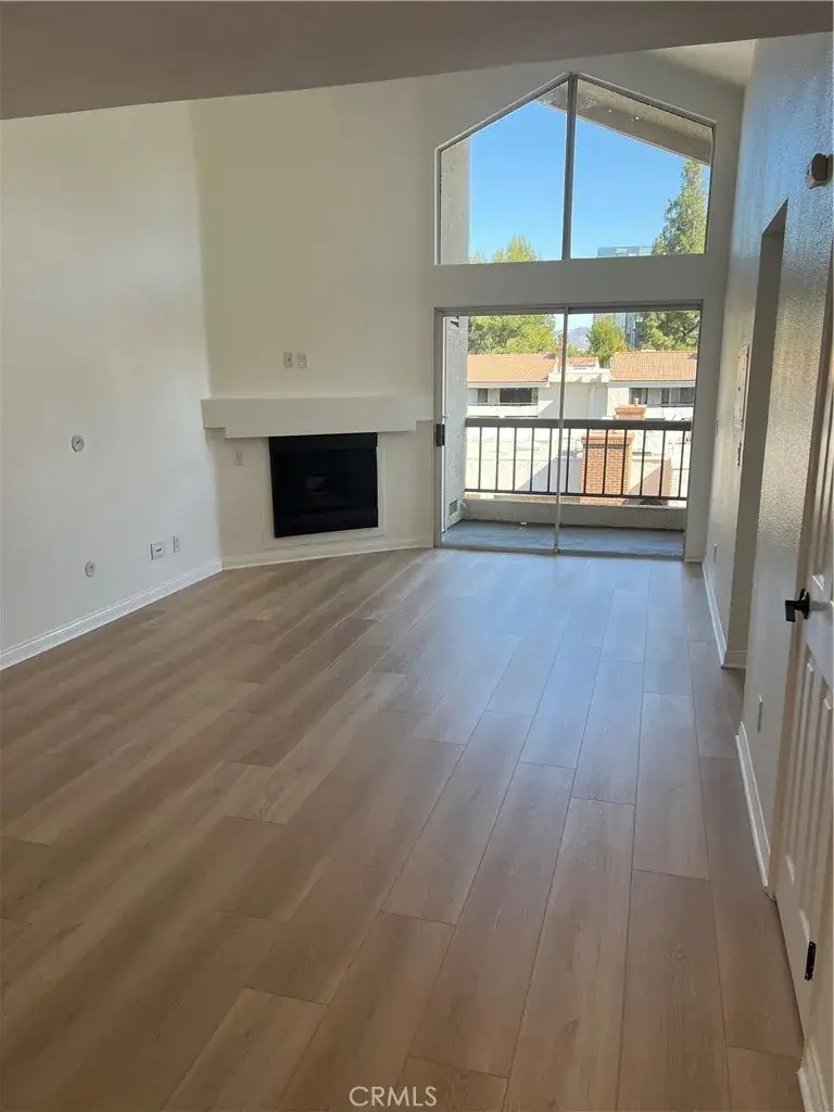 5550 Owensmouth #317, Woodland Hills, CA 91367 - #3