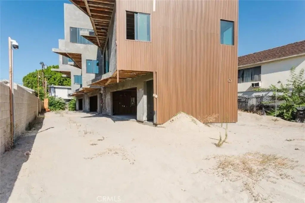 6651 Camellia Avenue, North Hollywood, CA 91606 - #1
