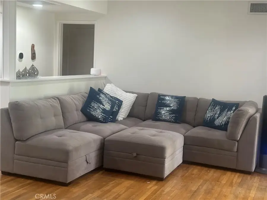 7921 Owensmouth, Canoga Park, CA 91304 - #3