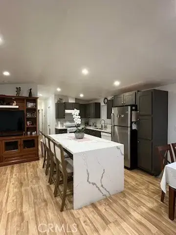 7560 Woodman #107, Van Nuys, CA 91405