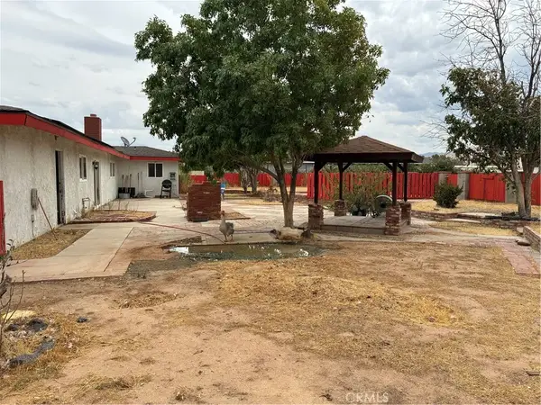 17721 Mauna Loa St, Hesperia, CA 92345