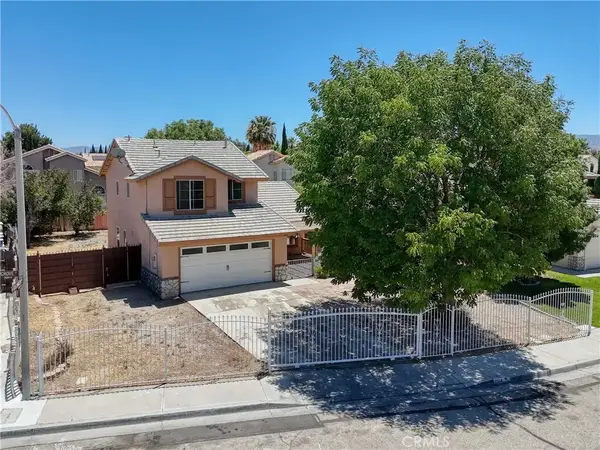 2614 W Newgrove Street, Lancaster, CA 93536