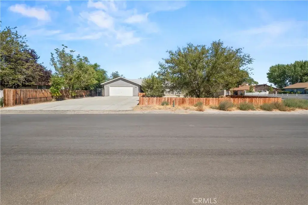 40904 168th East, Lake Los Angeles, CA 93535 - #1