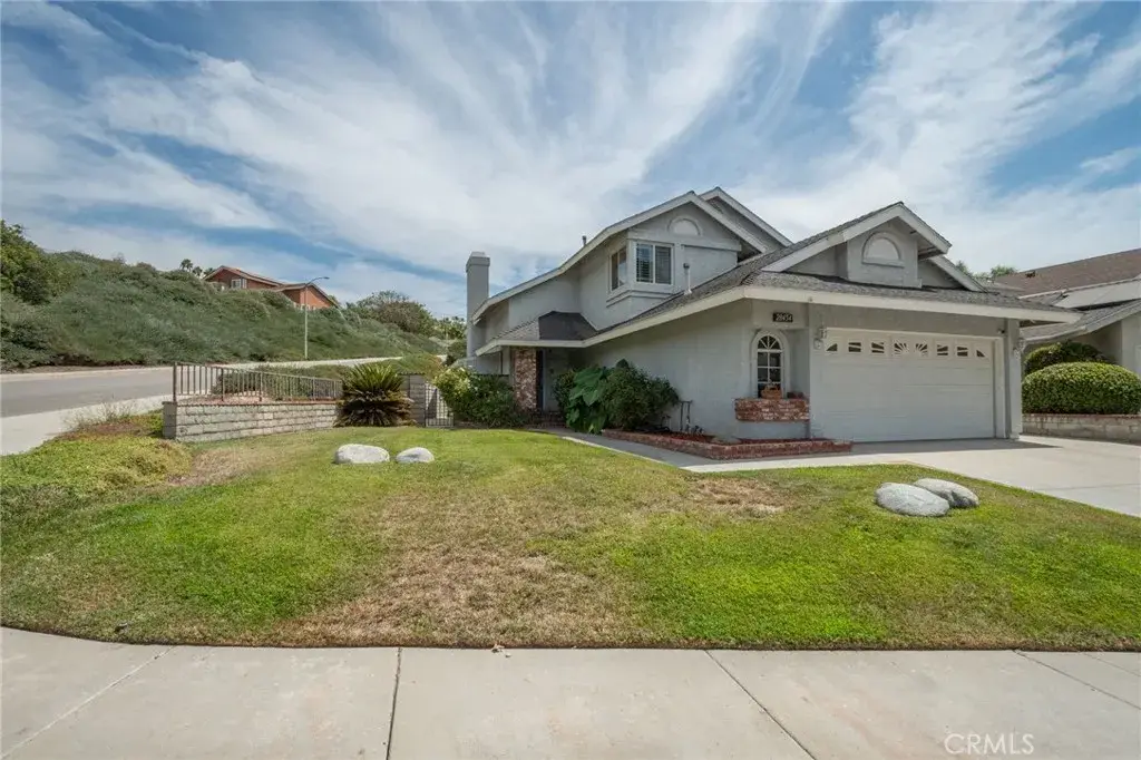28454 Evergreen, Saugus, CA 91390 - #1