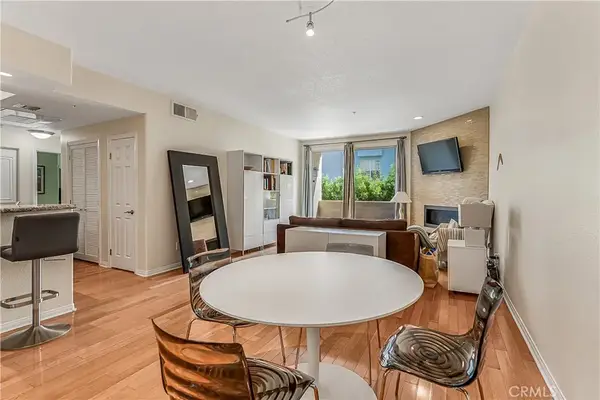 16940 Chatsworth Street #211, Granada Hills, CA 91344